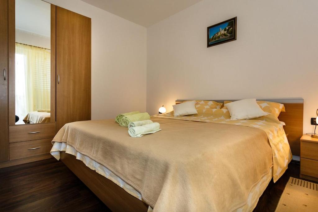 Premium Apartment Near Center And Beach With Parking Кърк Екстериор снимка