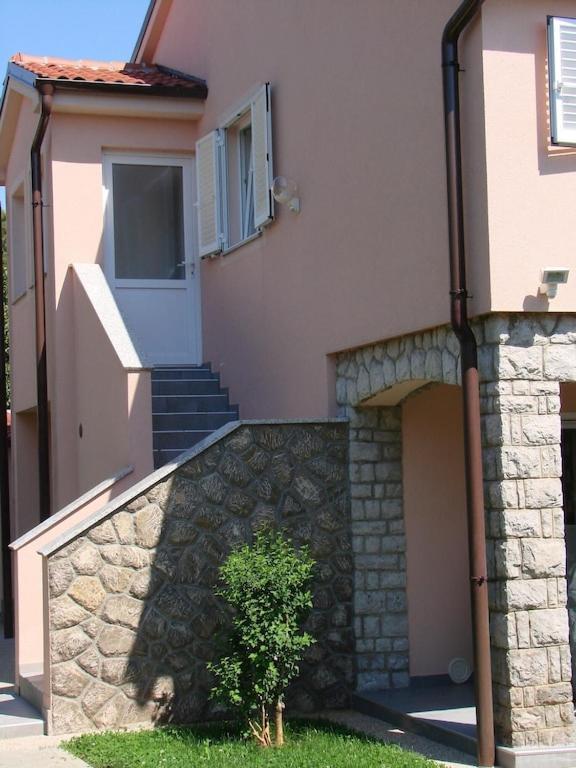 Premium Apartment Near Center And Beach With Parking Кърк Екстериор снимка